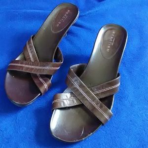 ⏳ 👟 🌞 Kenneth Cole Reaction Sandals Size 9.5M